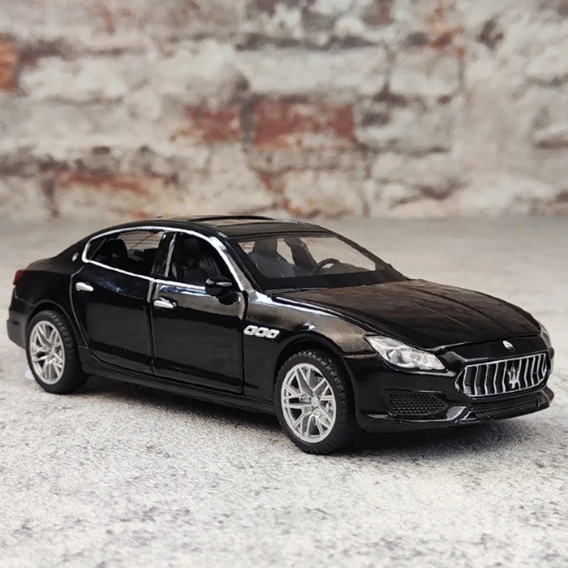 Maserati Quattroporte-Model Diecast 1:32