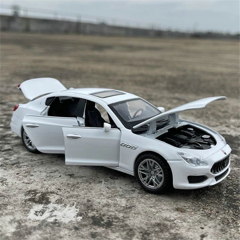 Maserati Quattroporte-Model Diecast 1:32